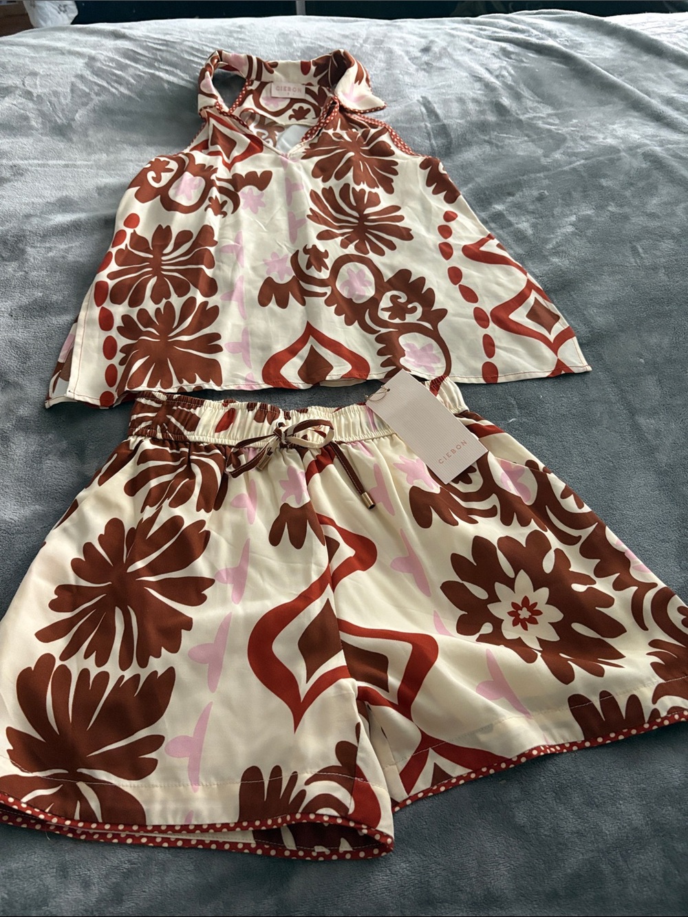 Ciebon Two-Piece Floral Set in Cream, Brown & Pink